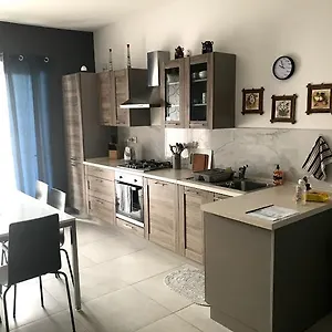  Appartamento - 5 Mins From Airport
